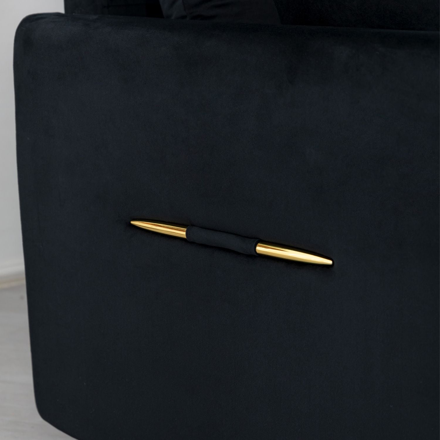 Velvet Modern 2 - Seater Sofa, Black Two - Tone Sectional Couch with Contemporary Design, 82" Living Room Furniture, Easy Assembly , An Elegant Choice for Home Decoration - Comfortable Living Decor